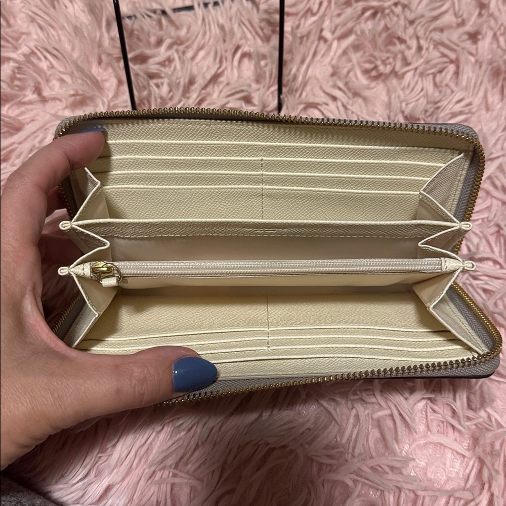 Coach Holographic Zip Wallet - Excellent Used Condition - See Pictures and Video - Picture 4 of 4